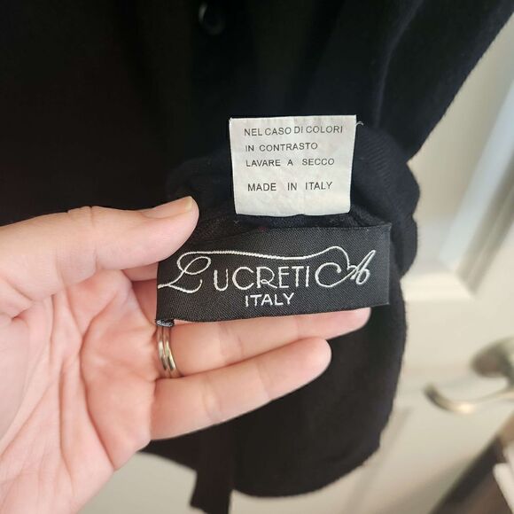 LOONEY Tunes Lucretia Italy Cardigan Size Medium - Picture 4 of 4